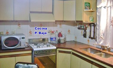 Casa con Departamento en venta en Ezpeleta Este