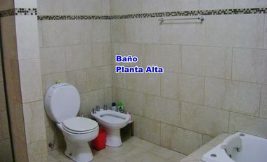 Casa con Departamento en venta en Ezpeleta Este