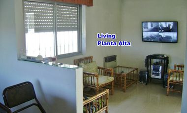 Casa con Departamento en venta en Ezpeleta Este