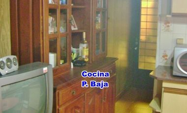 Casa con Departamento en venta en Ezpeleta Este