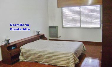 Casa con Departamento en venta en Ezpeleta Este