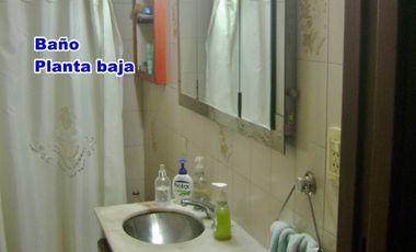 Casa con Departamento en venta en Ezpeleta Este