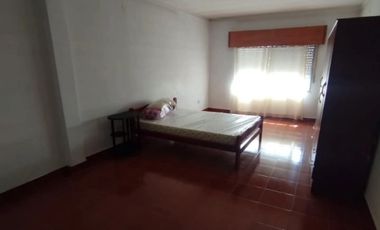 Casa con Departamento en venta en Ezpeleta Este
