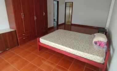 Casa con Departamento en venta en Ezpeleta Este