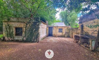 CASA EN VENTA CON AMPLIO TERRENO EN GENERAL BELGRANO
