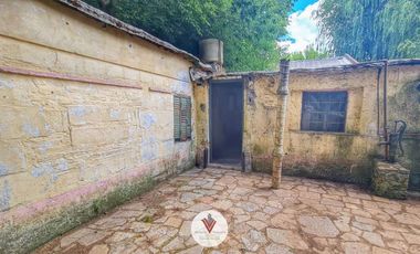 CASA EN VENTA CON AMPLIO TERRENO EN GENERAL BELGRANO