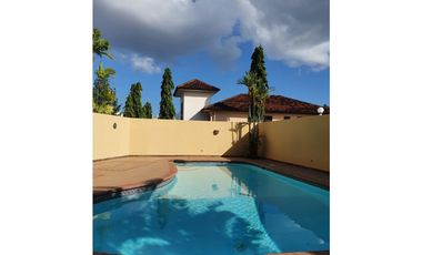 Se alquila lujosa y hermosa casa en Hato Pintado $4,500