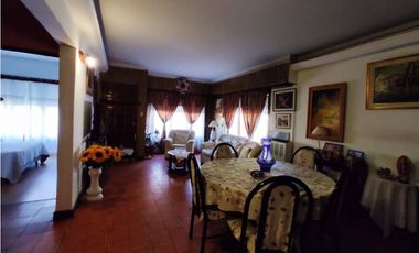 Chalet con excelente ubicación en Barrio Caisamar
