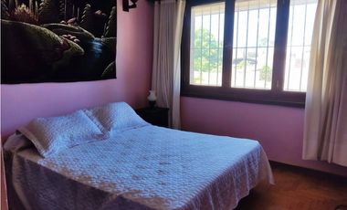 Chalet con excelente ubicación en Barrio Caisamar