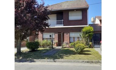 Chalet con excelente ubicación en Barrio Caisamar
