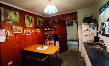 Chalet con excelente ubicación en Barrio Caisamar