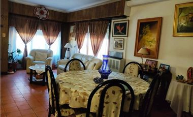 Chalet con excelente ubicación en Barrio Caisamar