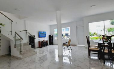 casa en venta en villas del parque. Cod V2969