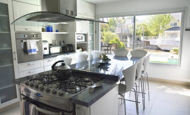 Espectacular CASA Boat Center