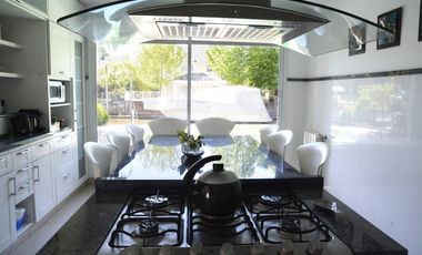 Espectacular CASA Boat Center