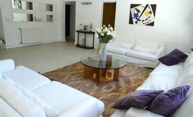 Espectacular CASA Boat Center