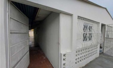 CASA CON 5 APARTAMENTOS PARA ARRENDAMIENTO EN CHANIS