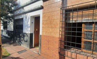 VENTA CASA TIPO PH 3 AMBIENTES CON QUINCHO