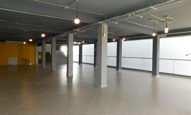 edificio en arriendo en crespo. Cod A86309