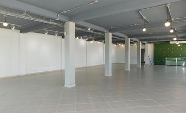 edificio en arriendo en crespo. Cod A86309