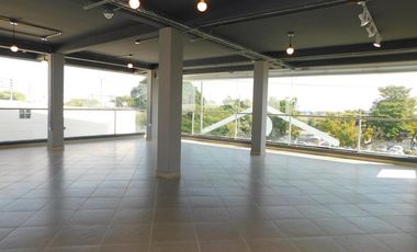 edificio en arriendo en crespo. Cod A86309