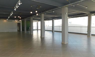 edificio en arriendo en crespo. Cod A86309