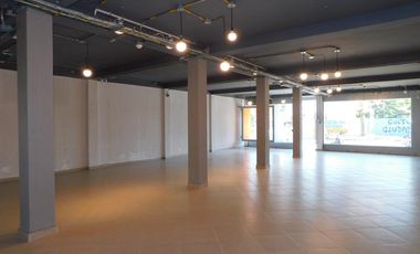 edificio en arriendo en crespo. Cod A86309