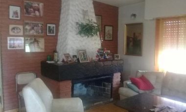 OPORTUNIDAD UNICA!! EXC. CHALET EN PADUA SUR A 10 CDS DEL CENTRO, 200M2 LOTE DE 12 X 62 , 6 AMB
