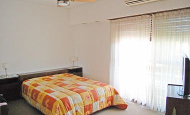 Duplex de 4 Amb C/ Cochera y Fondo Libre