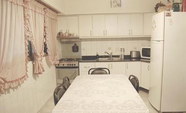 Duplex de 4 Amb C/ Cochera y Fondo Libre