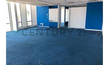 HERMOSA OFICINA EN PLENO SECTOR DE SAN DAMIAN