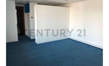 HERMOSA OFICINA EN PLENO SECTOR DE SAN DAMIAN