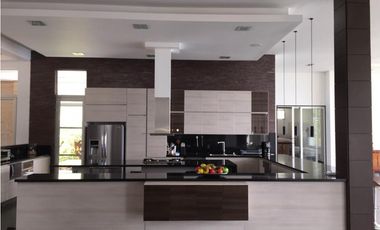 Espectacular casa en arriendo en el Retiro