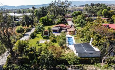 CASA EN VENTA EN ZUMPAHUACAN CON ARBOLES FRUTALES Y ALBERCA