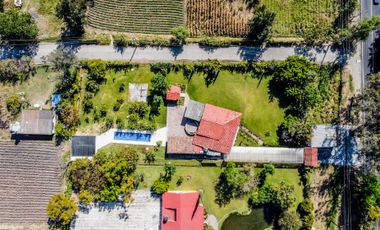 CASA EN VENTA EN ZUMPAHUACAN CON ARBOLES FRUTALES Y ALBERCA