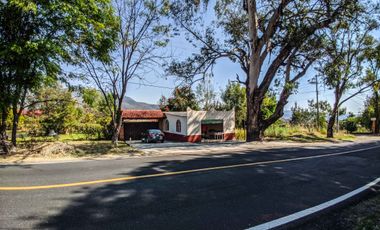 CASA EN VENTA EN ZUMPAHUACAN CON ARBOLES FRUTALES Y ALBERCA