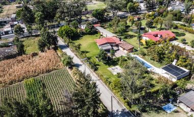 CASA EN VENTA EN ZUMPAHUACAN CON ARBOLES FRUTALES Y ALBERCA