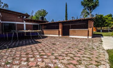 CASA EN VENTA EN ZUMPAHUACAN CON ARBOLES FRUTALES Y ALBERCA