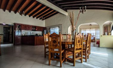 CASA EN VENTA EN ZUMPAHUACAN CON ARBOLES FRUTALES Y ALBERCA