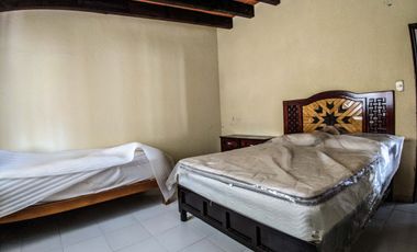 CASA EN VENTA EN ZUMPAHUACAN CON ARBOLES FRUTALES Y ALBERCA