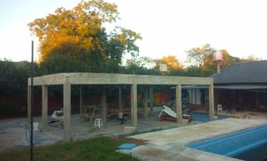 VENTA DE CHALET DE MÁS DE 4 AMBIENTES SOBRE LOTE DE 800 M² - MONTE GRANDE