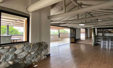 CASA EN ARRIENDO UBICADA EN ENVIGADO SECTOR LOMA DEL ATRAVESADO