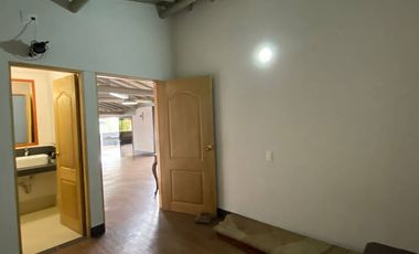 CASA EN ARRIENDO UBICADA EN ENVIGADO SECTOR LOMA DEL ATRAVESADO