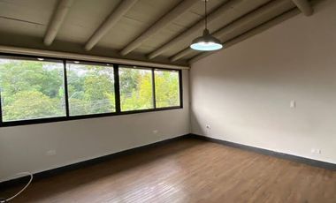 CASA EN ARRIENDO UBICADA EN ENVIGADO SECTOR LOMA DEL ATRAVESADO