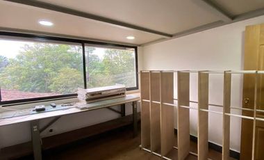 CASA EN ARRIENDO UBICADA EN ENVIGADO SECTOR LOMA DEL ATRAVESADO