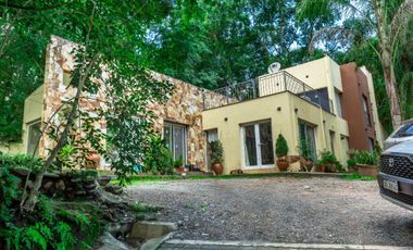 CASA VENTA LESSER ROTONDA CASTELLANOS 3 DORM