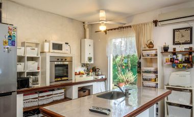 CASA VENTA LESSER ROTONDA CASTELLANOS 3 DORM
