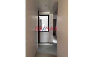 Se Vende Departamento De Estreno En Cuarto Piso En Urbanización El Prisma A 75,000 Dólares