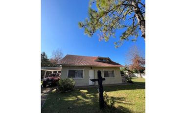 CASA QUINTA EN BENAVIDEZ  EN ZONA RESIDENCIAL  IMPECABLE