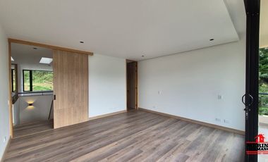 casa en arriendo/venta en aeropuerto. Cod V6486